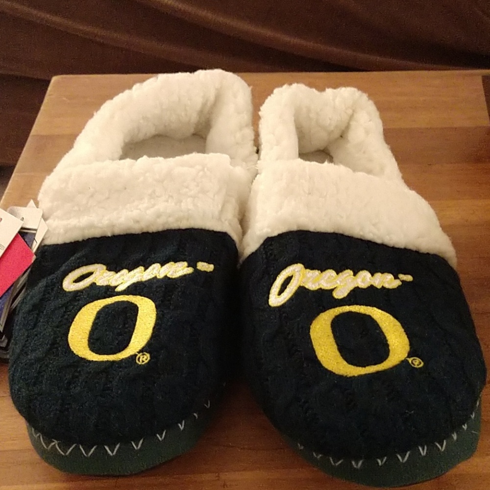 Oregon Slippers Size 11/12